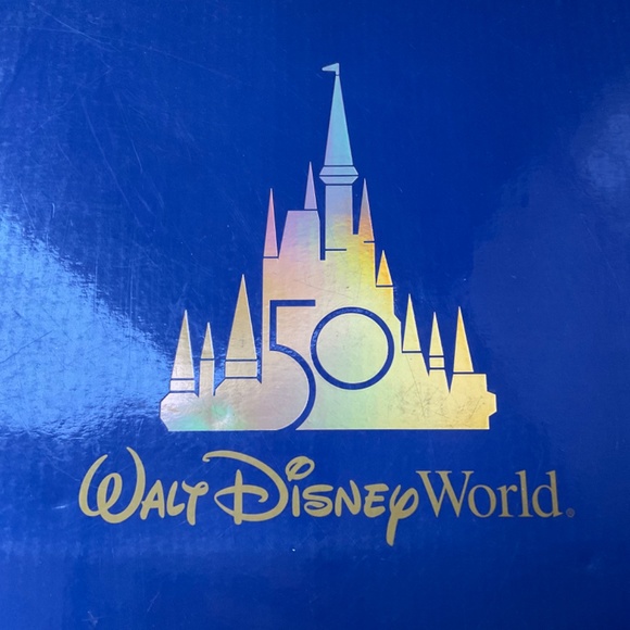 Disney world it’s a small world medium figure - Picture 4 of 7